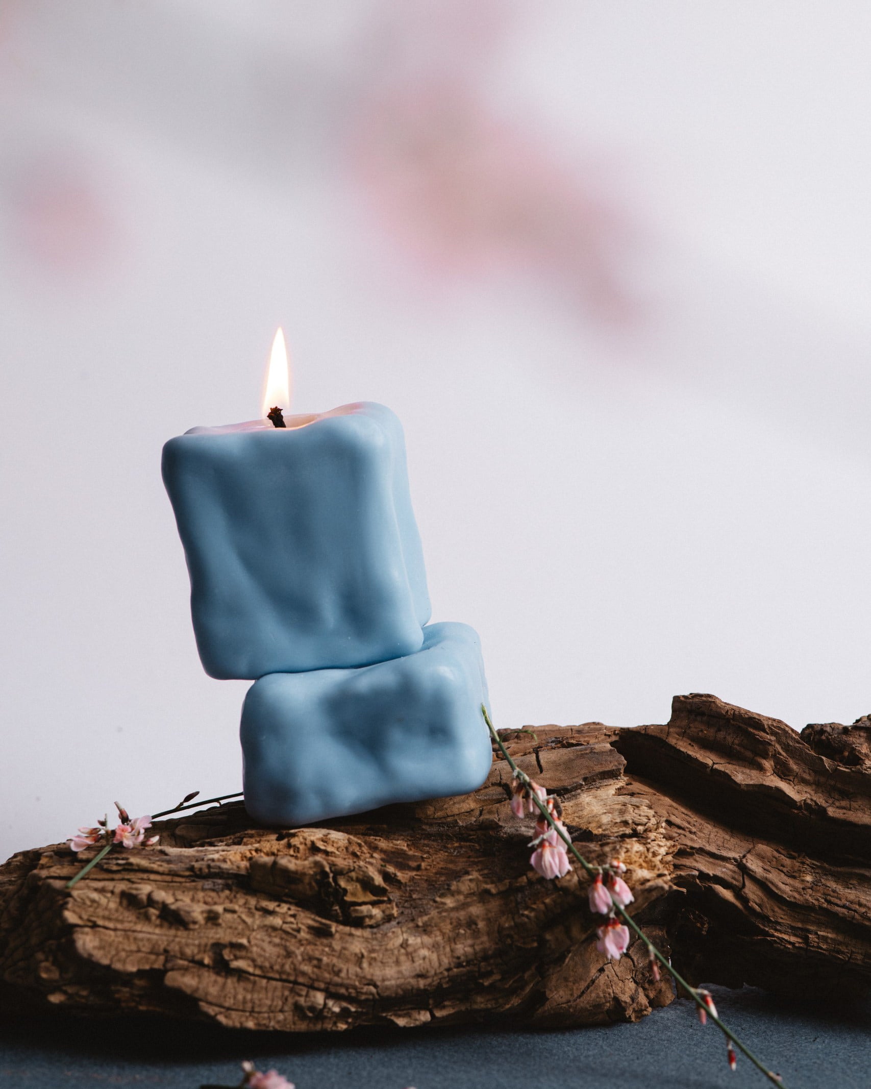 Ozdobna świeca "Balance" niebieska - Amberwood & Vanilla