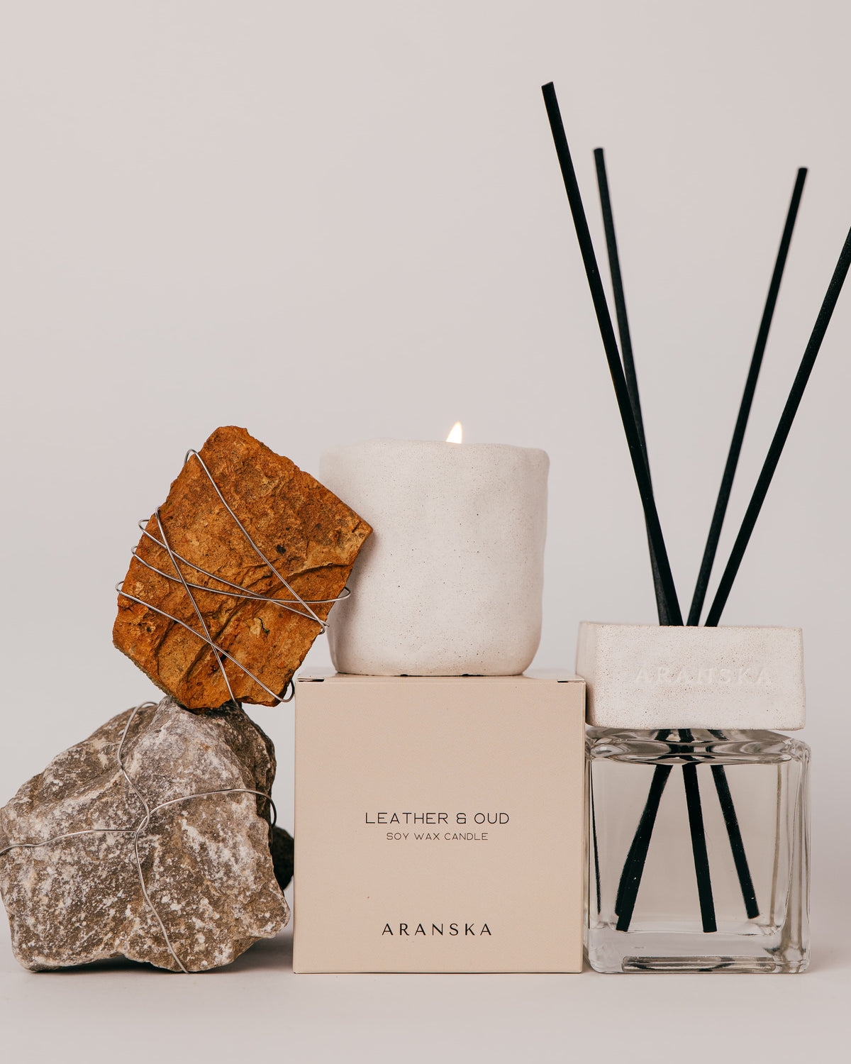 Leather & Oud – świeca sojowa 70 g