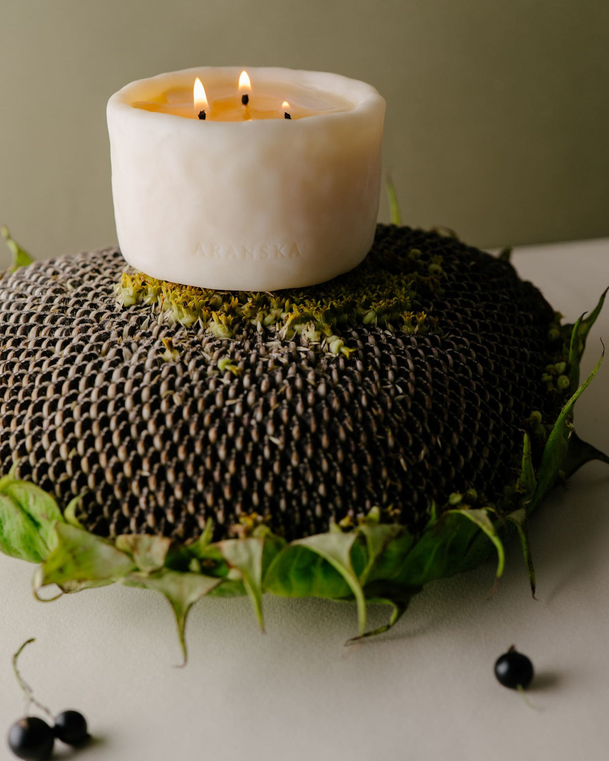 Decorative candle "Balance" - Amber & Tobacco