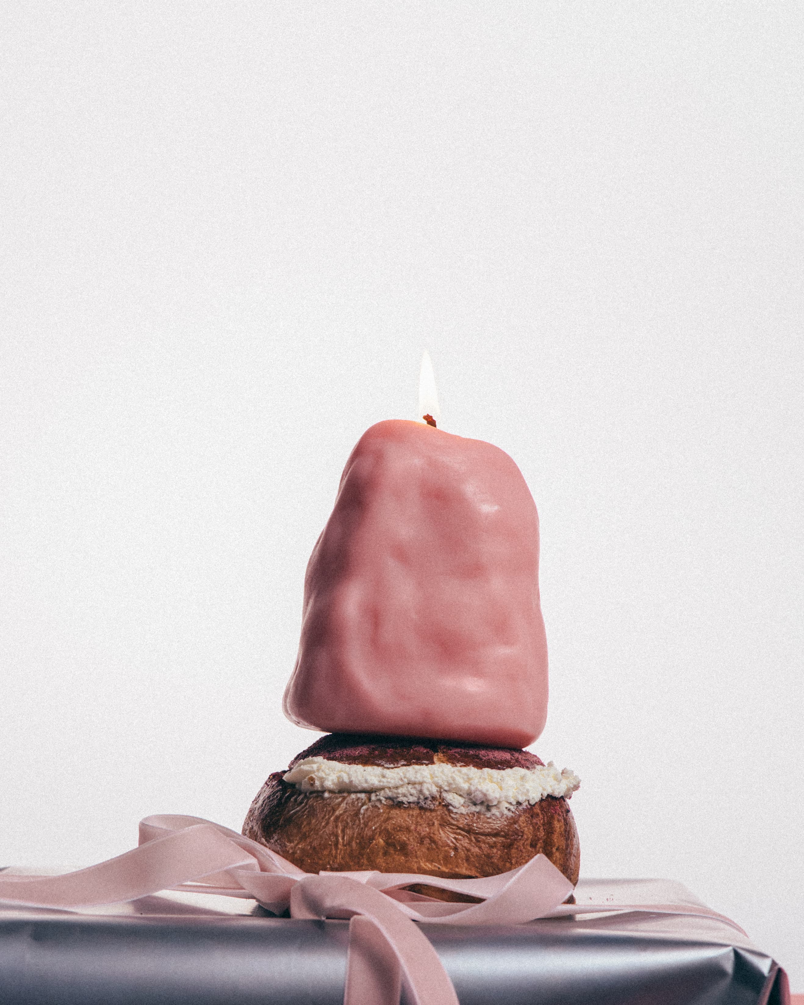 Ozdobna świeca “SOLO” zapachowa - Cashmere