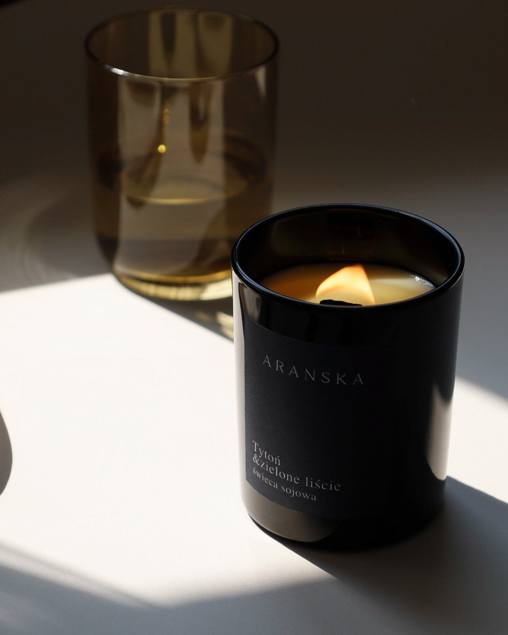 Tobacco and green leaves - soy candle 200 g