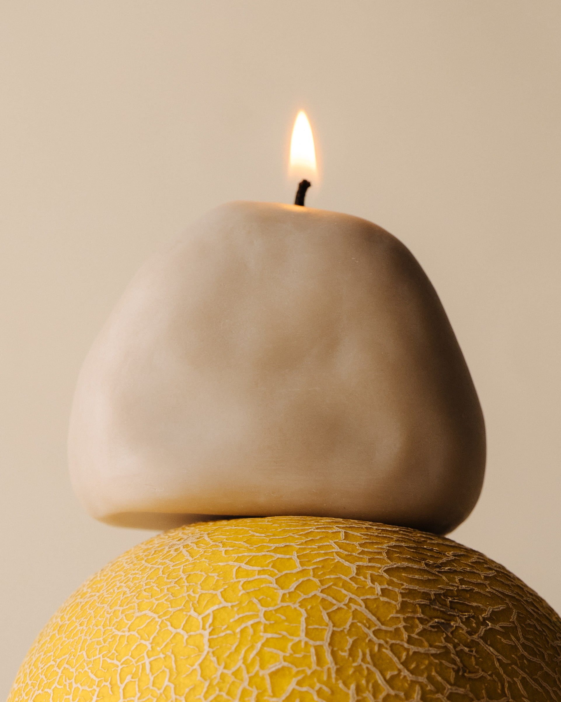 Bougie décorative "UNO" - Bergamote & Bois de cèdre olive