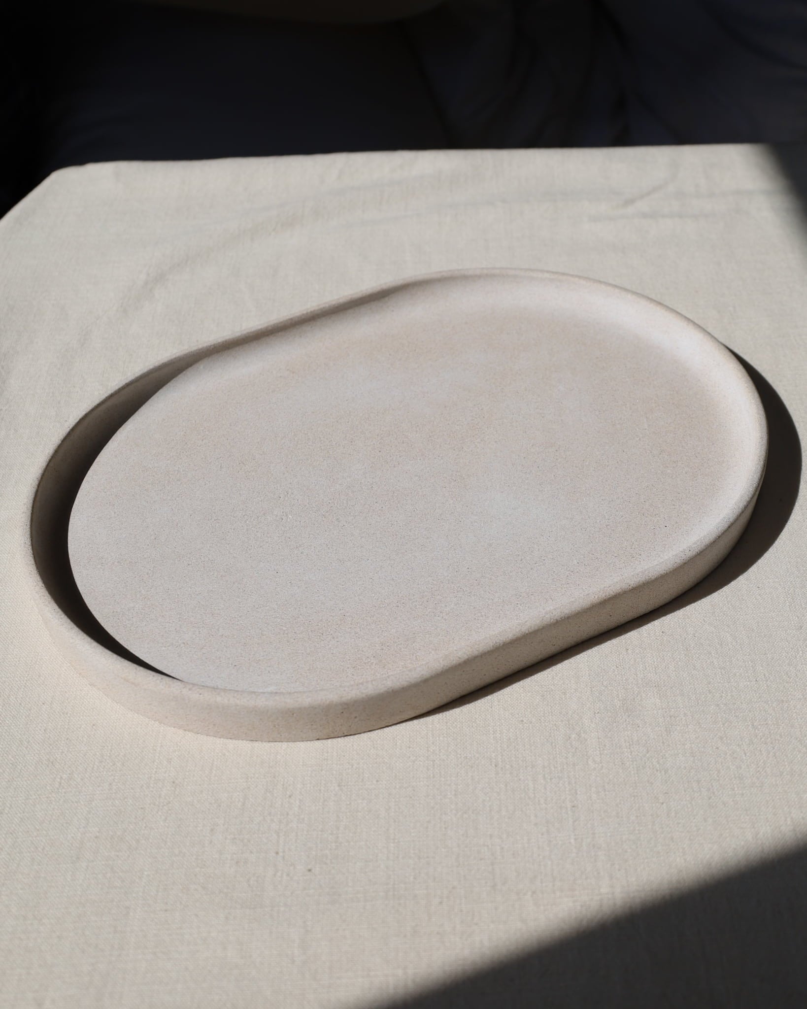 Oval decorative tray