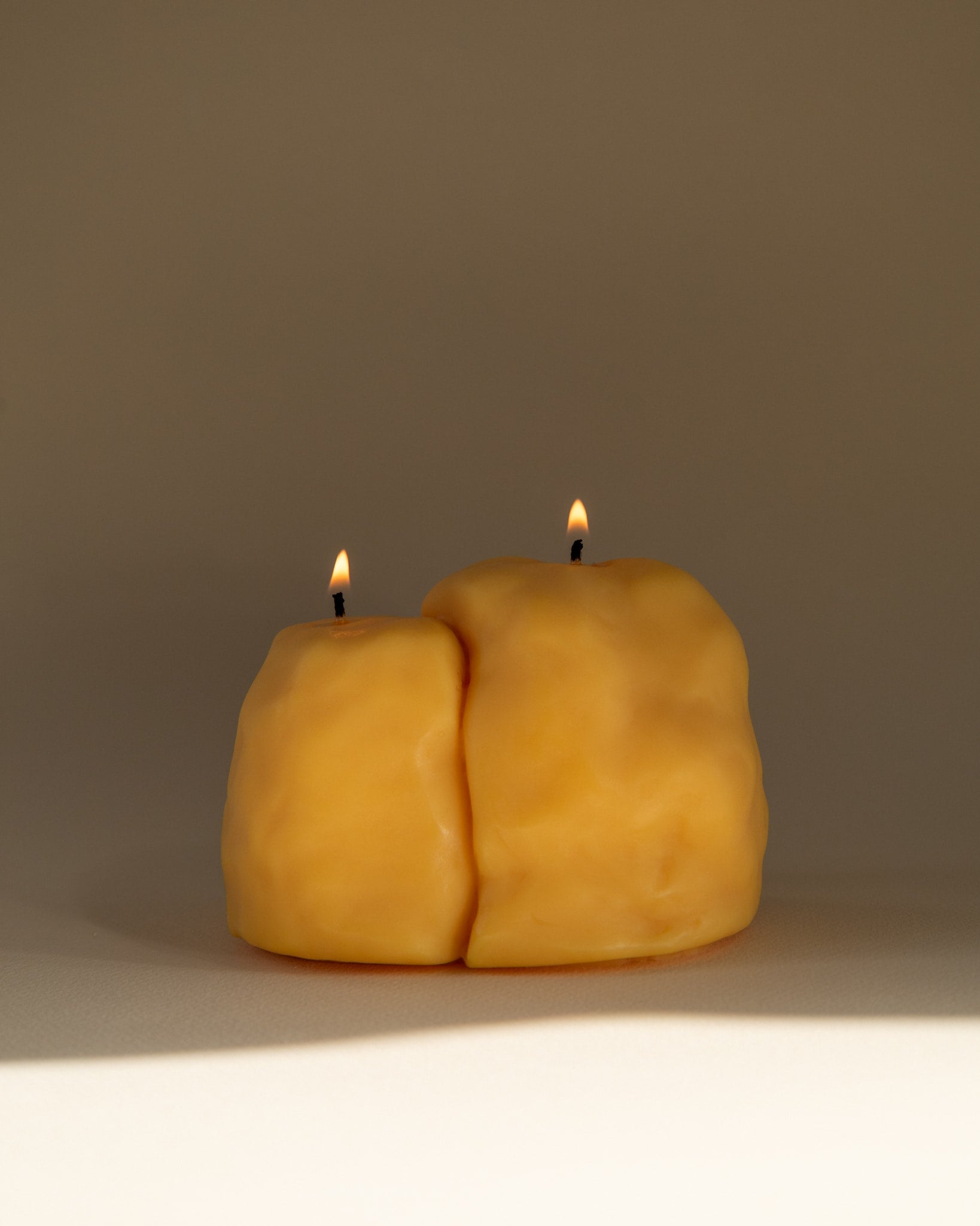 Decorative candle "DUO" - yellow, unscented