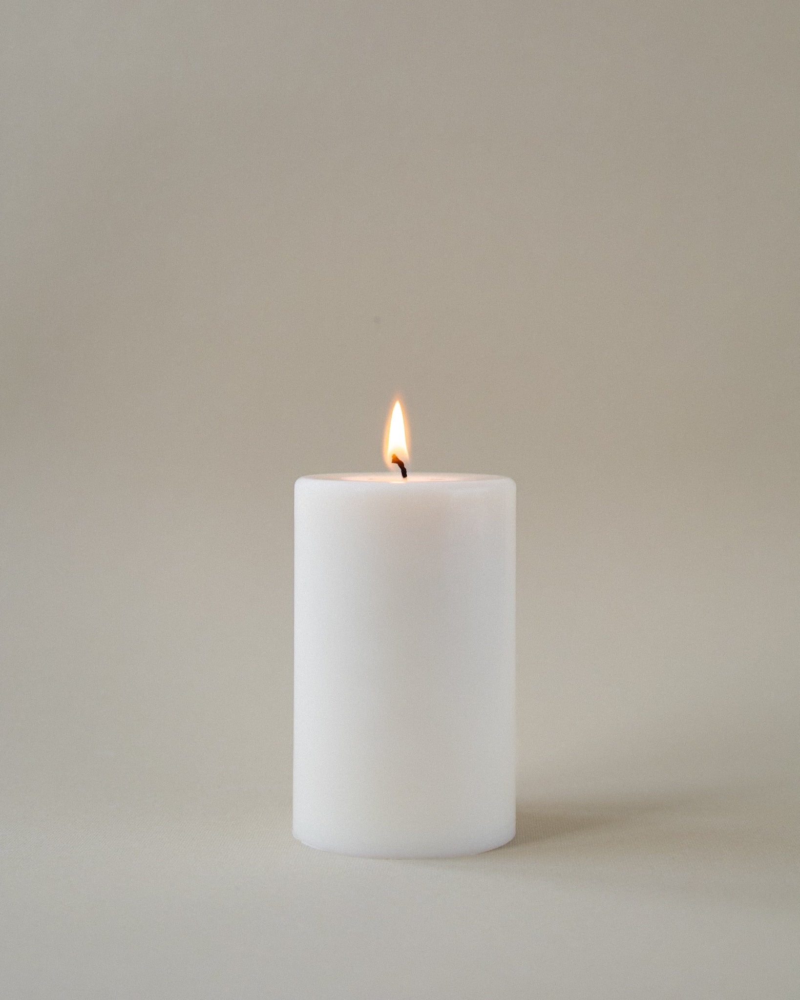 Cylindrical candle 7*11 cm – 380 g
