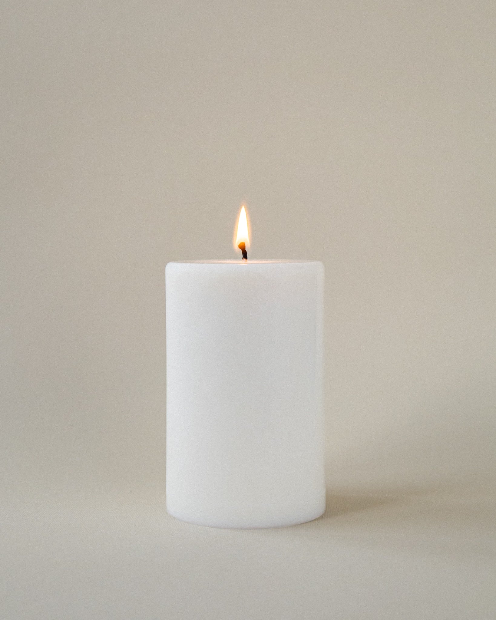 Cylindrical candle 8*13 cm – 550 g